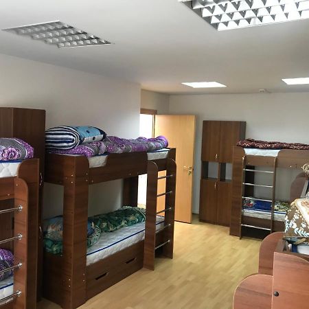 Міни-Хостел Родинного Типу Dubai Úzhgorod Exterior foto