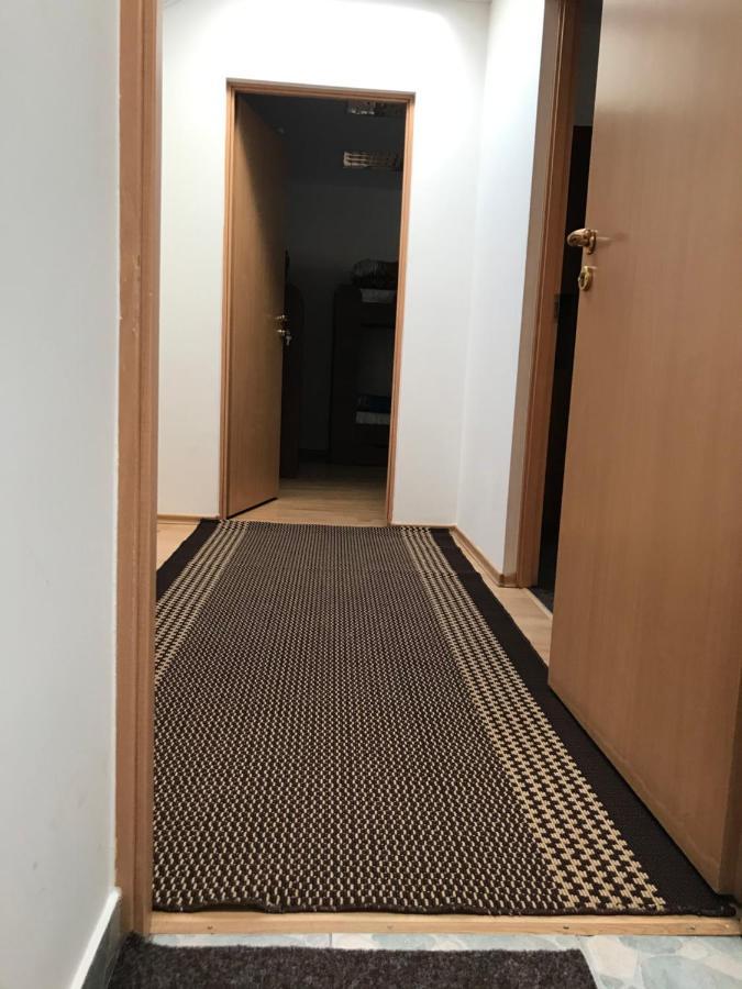 Міни-Хостел Родинного Типу Dubai Úzhgorod Exterior foto